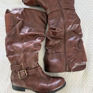 Bear trap Joey Brown zip up boot (minimal heal), very comfortable!